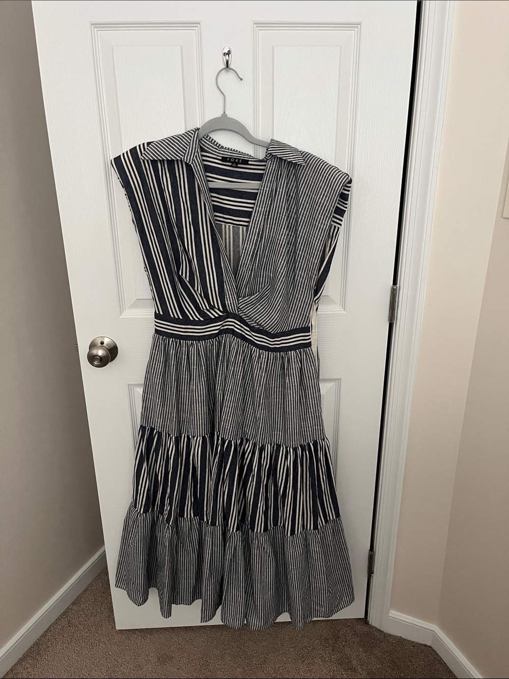 FORE size large women’s blue stripe midi dress